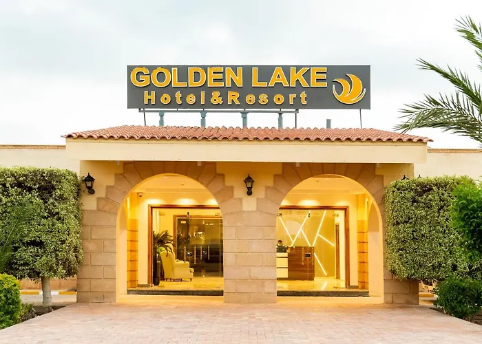 Golden Lake Marina Hotel